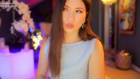 Sophia  online show from 10.23.25