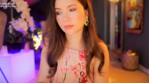 Sophia  online show from 10.31.25