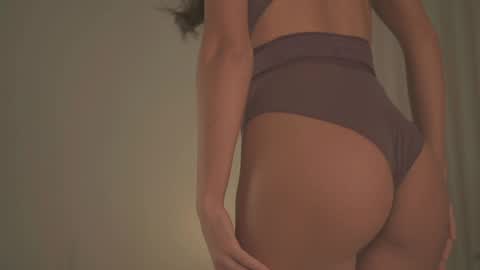 Snapshot of _2strangers chatting on 10.14.25 Olivia dark hair  Zoe light hair online show from 10.14.25