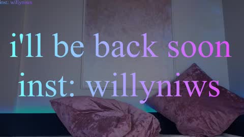 Snapshot of _a_n_n_y_ chatting on 02.09.25 Willow online show from 02.09.25