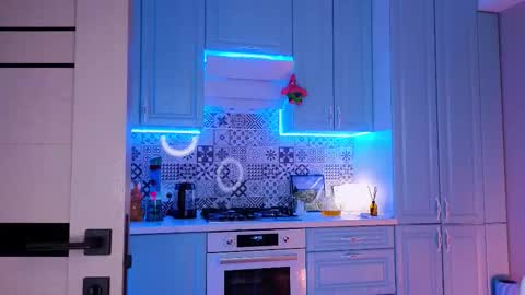 Snapshot of _a_n_n_y_ chatting on 09.24.25 Willow online show from 09.24.25