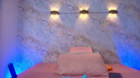  abby rouss online show from 10.28.25