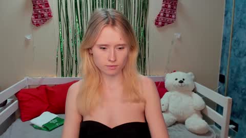 Snapshot of _adel_brooks_ chatting on 12.15.24 adel online show from 12.15.24