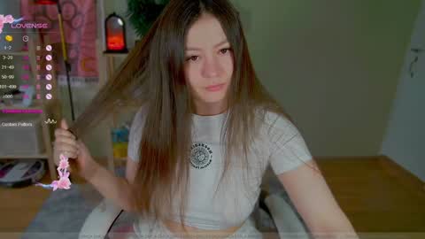 Snapshot of _aein_emy_ chatting on 01.30.25 Emy online show from 01.30.25