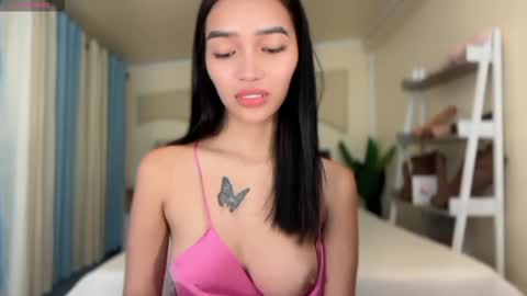 Snapshot of _agatha69_ chatting on 10.11.25 agatha online show from 10.11.25