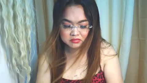 Snapshot of _airakim_ chatting on 10.24.25 _airakim_ online show from 10.24.25