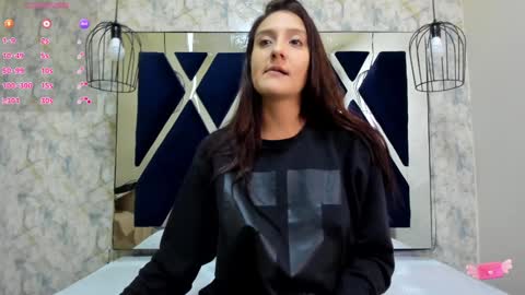 Snapshot of _alaia_collway_ chatting on 12.02.24 Alaia online show from 12.02.24
