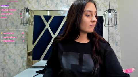 Snapshot of _alaia_collway_ chatting on 12.02.24 Alaia online show from 12.02.24