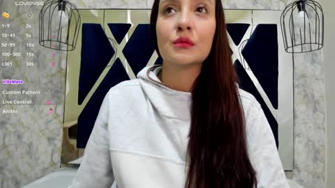 Snapshot of _alaia_collway_ chatting on 12.06.24 Alaia online show from 12.06.24