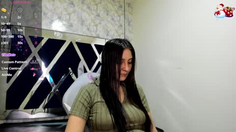 Snapshot of _alaia_collway_ chatting on 12.13.24 Alaia online show from 12.13.24