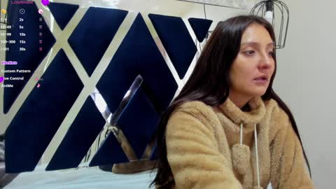 Snapshot of _alaia_collway_ chatting on 12.27.24 Alaia online show from 12.27.24