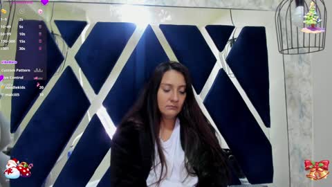 Snapshot of _alaia_collway_ chatting on 12.29.24 Alaia online show from 12.29.24