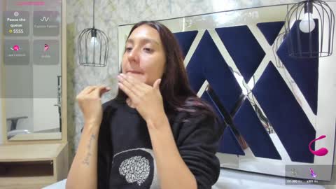 Snapshot of _alaia_collway_ chatting on 01.13.25 Alaia online show from 01.13.25