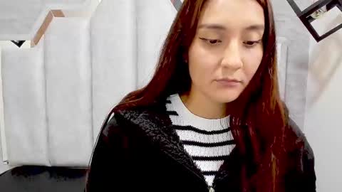Snapshot of _alaia_collway_ chatting on 02.17.25 Alaia online show from 02.17.25