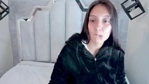 Snapshot of _alaia_collway_ chatting on 02.27.25 Alaia online show from 02.27.25
