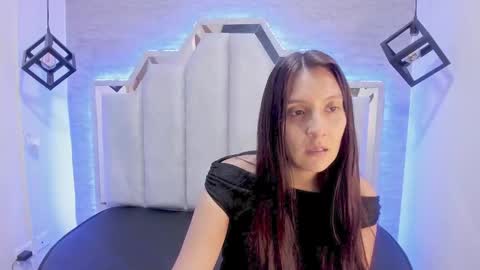 Snapshot of _alaia_collway_ chatting on 03.03.25 Alaia online show from 03.03.25