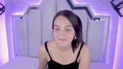 Snapshot of _alaia_collway_ chatting on 03.05.25 Alaia online show from 03.05.25