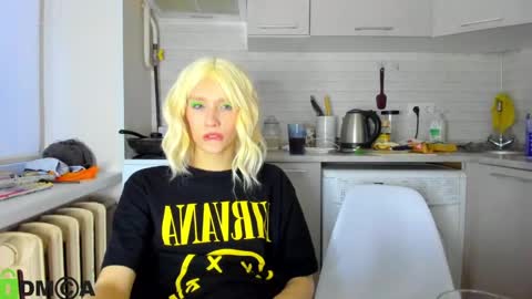 Snapshot of _alice_kitty chatting on 12.15.24 Gaylord online show from 12.15.24