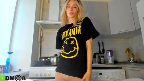 Snapshot of _alice_kitty chatting on 12.26.24 Gaylord online show from 12.26.24