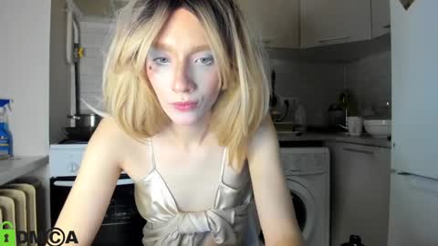 Snapshot of _alice_kitty chatting on 01.08.25 Gaylord online show from 01.08.25