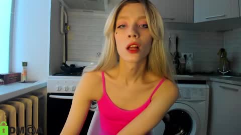 Snapshot of _alice_kitty chatting on 01.18.25 Gaylord online show from 01.18.25