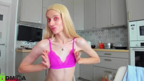 Snapshot of _alice_kitty chatting on 09.14.25 Gaylord online show from 09.14.25