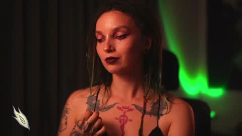 Snapshot of _alicemorrison_ chatting on 01.10.25 Alice Morrison Mistress Datura online show from 01.10.25