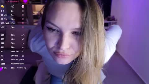 Mia online show from 11.14.25