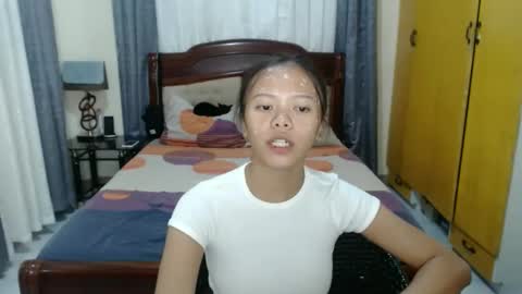 Snapshot of _amberxxx chatting on 02.12.25 Amber online show from 02.12.25