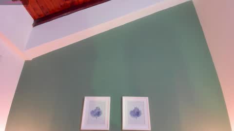 Ana Victoria online show from 10.15.25