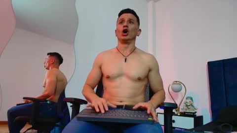 _andrewfalcon2 online show from 10.06.25