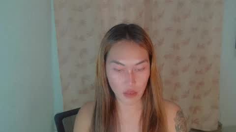 Snapshot of _angelari_ chatting on 12.09.24 Pearl online show from 12.09.24