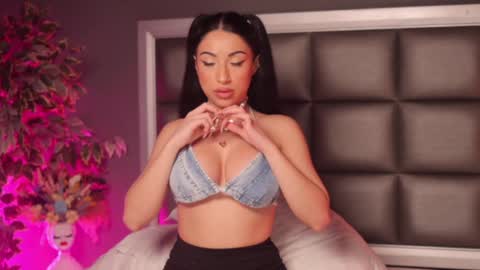 Anna online show from 01.21.25