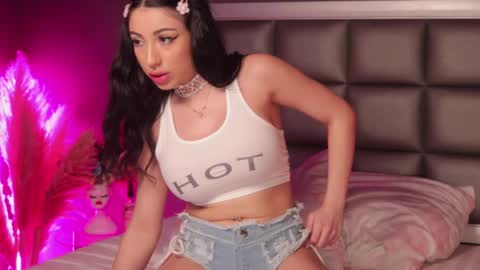 Anna online show from 02.23.25