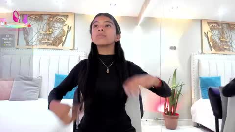 Snapshot of _anna_maria chatting on 10.27.25 online show from 10.27.25