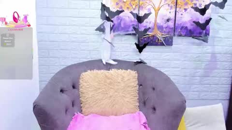 Snapshot of _anna_maria chatting on 10.30.25 online show from 10.30.25