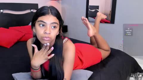 Snapshot of _anna_maria chatting on 11.14.25 online show from 11.14.25