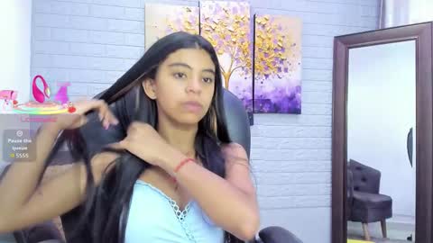 Snapshot of _anna_maria chatting on 11.21.25 online show from 11.21.25