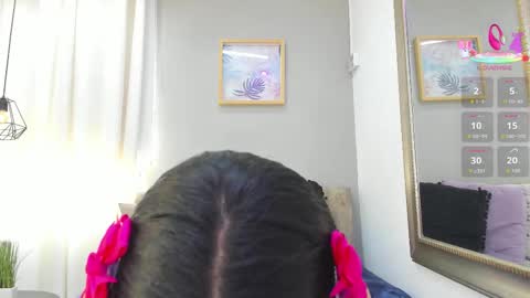 Snapshot of _anna_maria chatting on 11.30.25 online show from 11.30.25