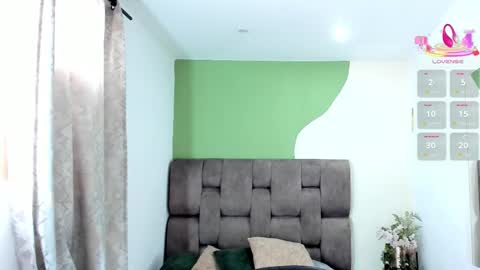 Snapshot of _anna_maria chatting on 12.01.25 online show from 12.01.25