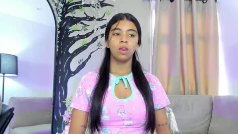 Snapshot of _anna_maria chatting on 12.03.25 online show from 12.03.25