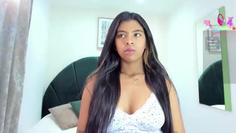 Snapshot of _anna_maria chatting on 12.19.25 online show from 12.19.25