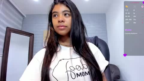 Snapshot of _anna_maria chatting on 04.26.26 online show from 04.26.26