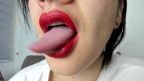 Snapshot of _antomouth_paradise chatting on 12.24.24 antonia online show from 12.24.24
