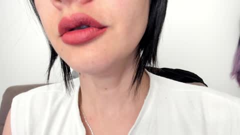 Snapshot of _antomouth_paradise chatting on 01.22.25 antonia online show from 01.22.25