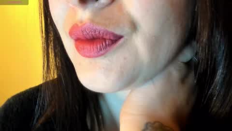 Snapshot of _antomouth_paradise chatting on 10.25.25 antonia online show from 10.25.25