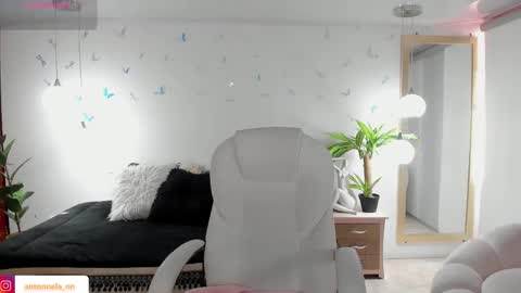 antonnela online show from 03.05.26