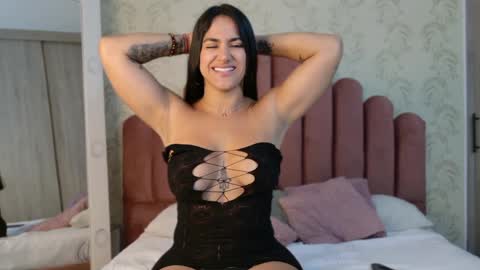 Snapshot of _ariannacruz chatting on 10.05.25 Queen Cruz online show from 10.05.25