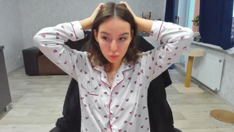 Snapshot of _arina_cox__ chatting on 12.02.24 Arina online show from 12.02.24