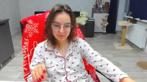 Snapshot of _arina_cox__ chatting on 12.15.24 Arina online show from 12.15.24